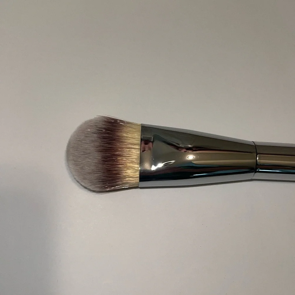 IT Cosmetics Foundation Brush